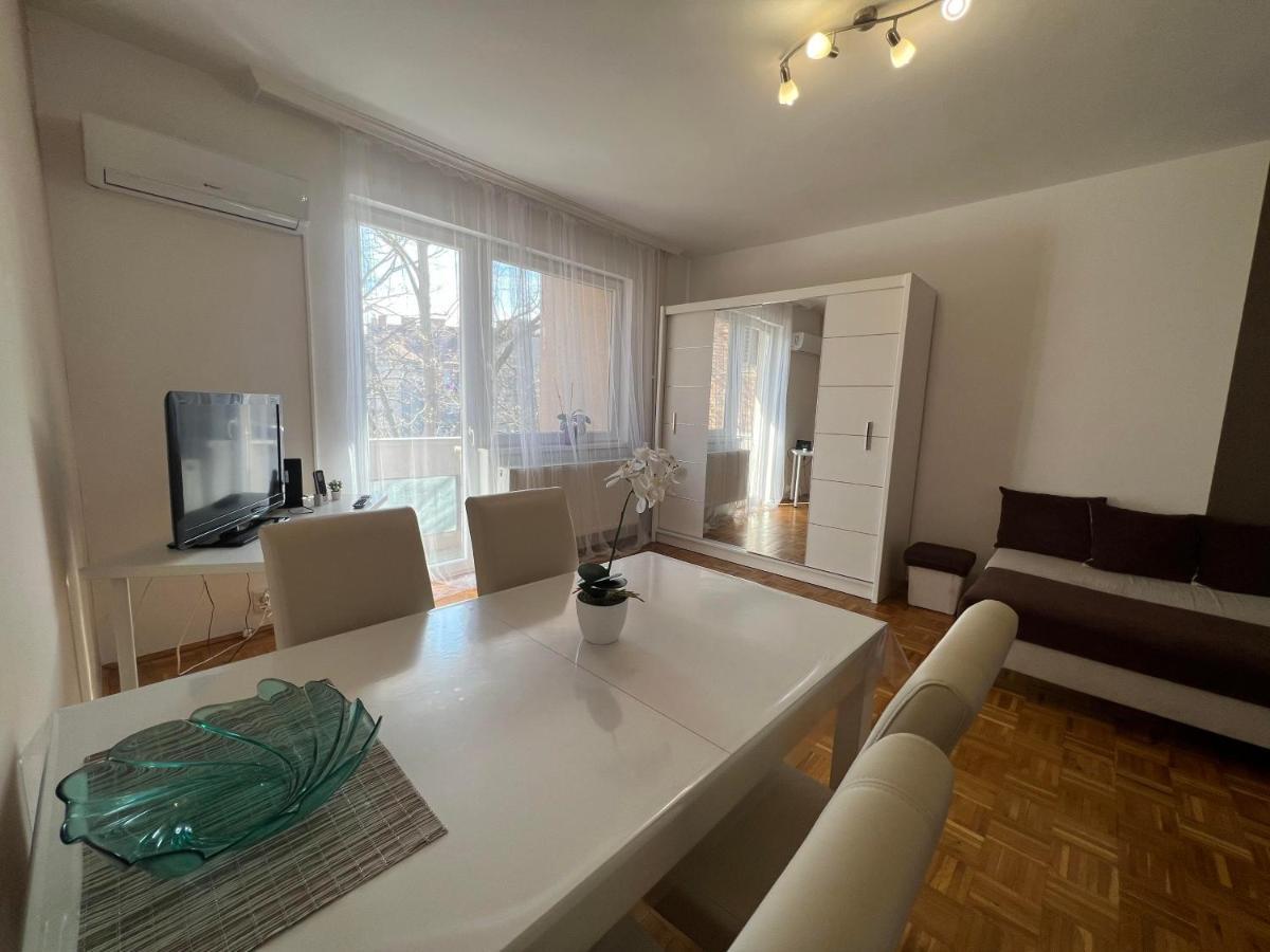 Centrum Szeged Apartman Ngoại thất bức ảnh